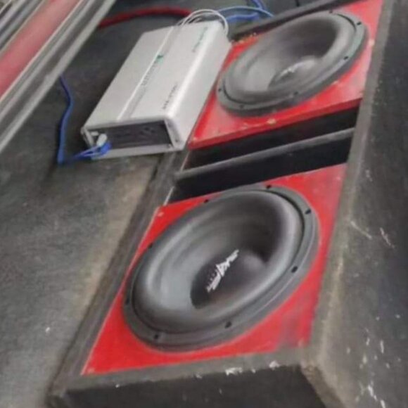 Subwoofers with Amplifier - Picture 1 of 1